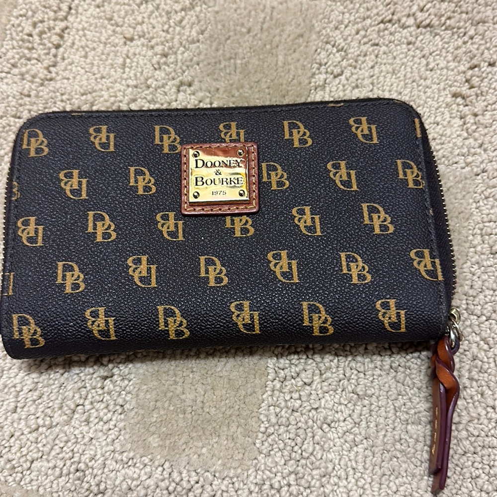 New Dooney & Bourke wallet genuine leather